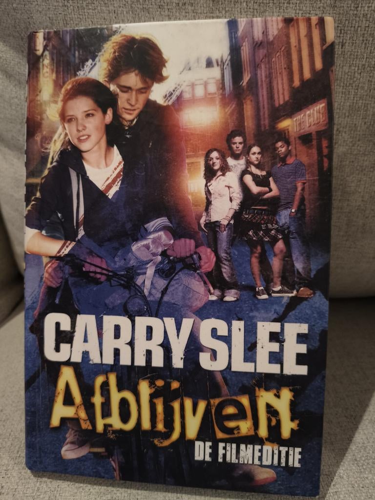 Afblijven - Carry Slee, Ophalen of Verzenden, Gelezen, Fictie algemeen