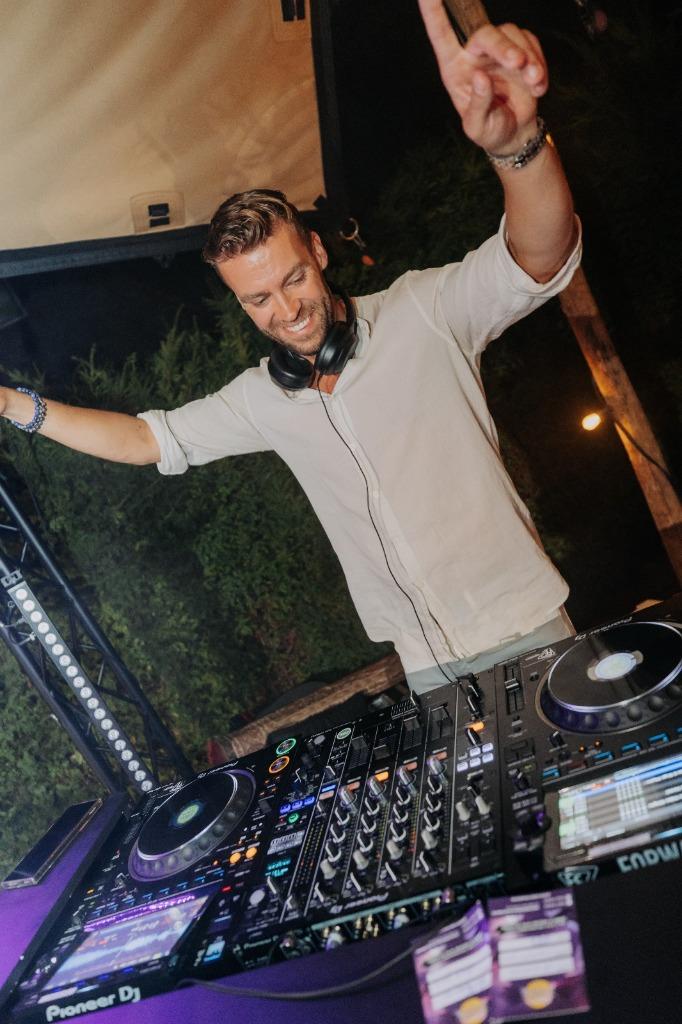 DJ Carlo | BRUILOFT DJ | FEEST DJ | BEDRIJFSFEEST | FESTIVAL, Diensten en Vakmensen, Muzikanten, Artiesten en Dj's, Dj