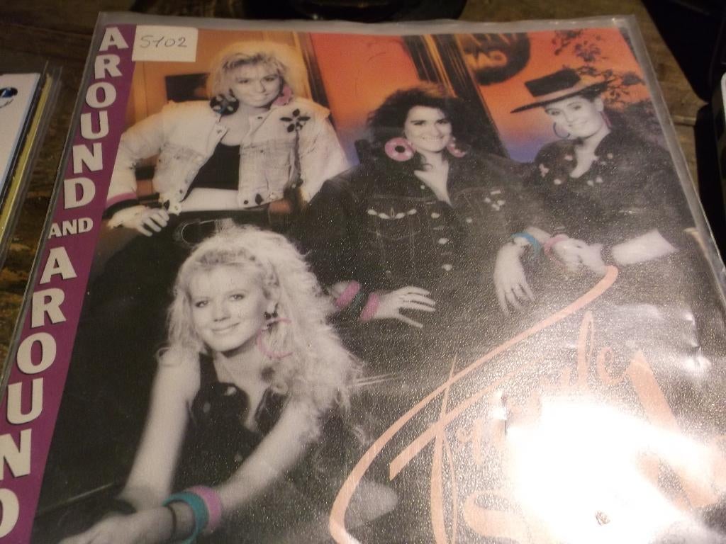 frizzle sizzle Around and around 182, Gebruikt, 7 inch, Single, Ophalen of Verzenden