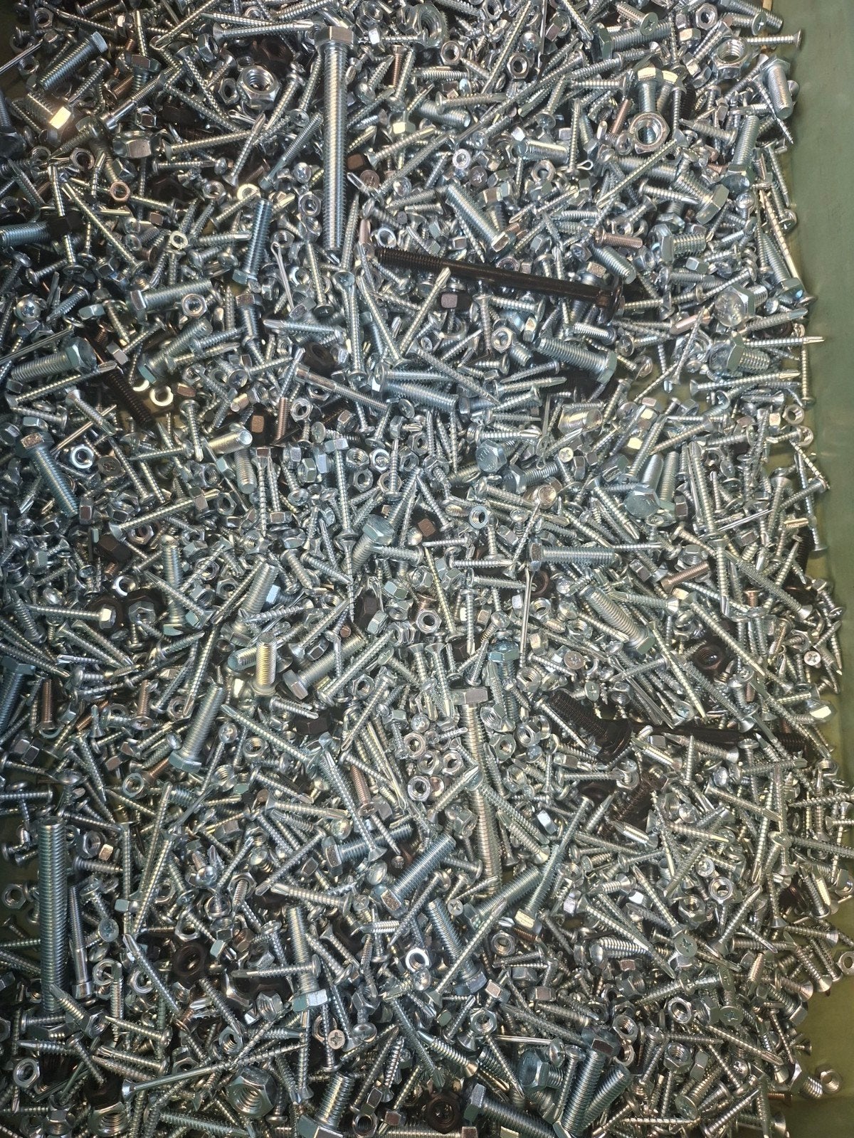 50 kilo aan schroeven moeren bouten nieuw!, Doe-het-zelf en Verbouw, IJzerwaren en Bevestigingsmiddelen, Ophalen of Verzenden