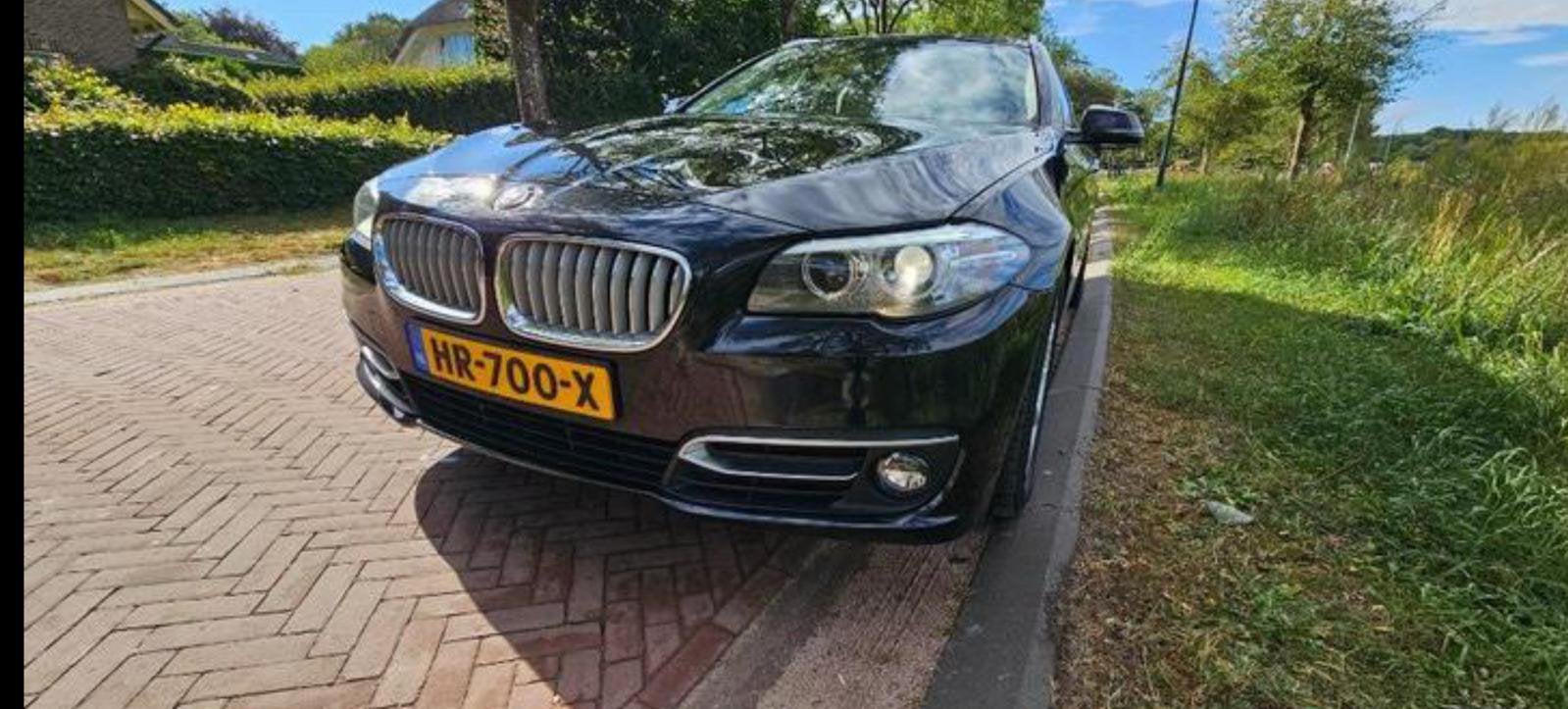 BMW 5-Serie 2.0 520I AUT 184 PK touring 2013 Zwart, Auto's, 4 cilinders, 2000 kg, Zwart, Particulier