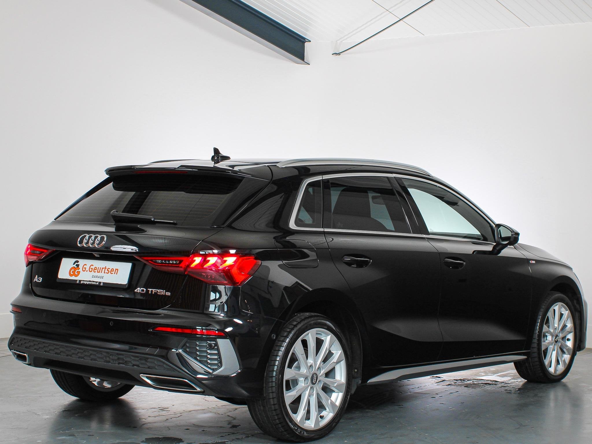 Audi A3 Sportback 40 TFSIe 204PK S-line Advanced edition PHE, Auto's, Audi, Stof, Gebruikt, 4 cilinders, 1535 kg