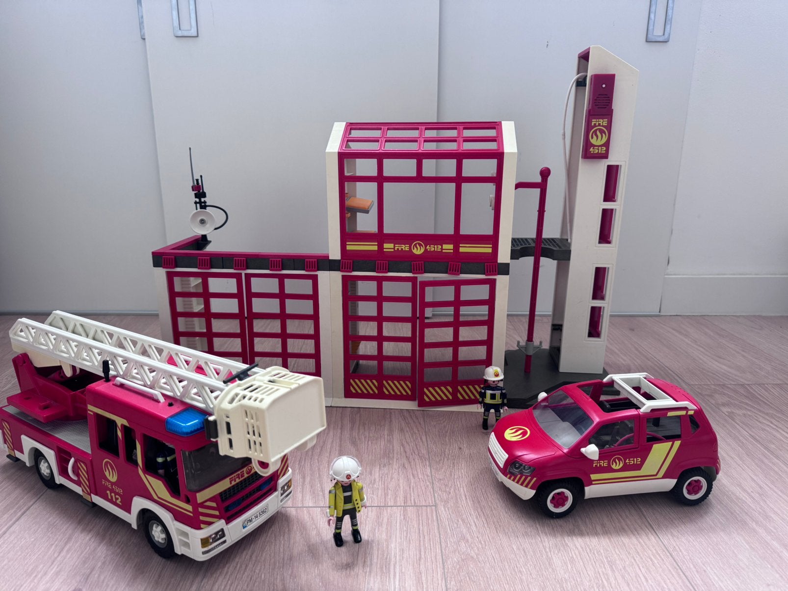Playmobil brandweerkazerne met auto’s, Ophalen of Verzenden, Gebruikt