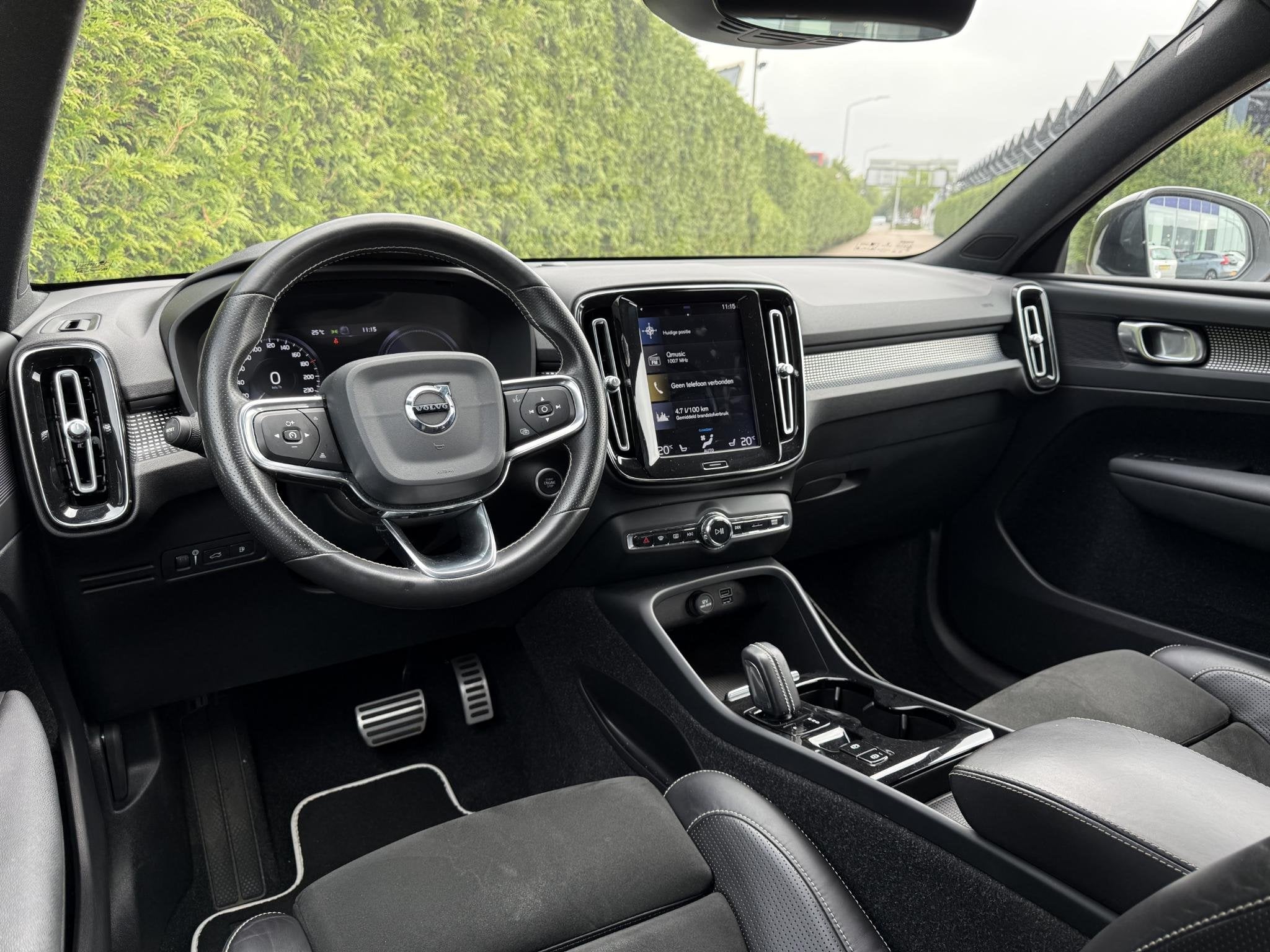 Volvo XC40 T5 Recharge R-Design | Blis | Trekhaak | AppleCar, Auto's, 12 maanden, Euro 6, Wit, Plug-in hybride