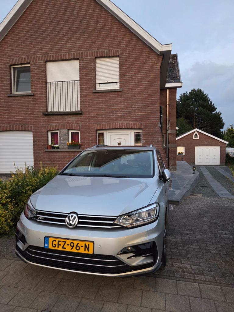 Volkswagen Touran 1.5 TSI 150pk BMT DSG 7pl 2019 Grijs, 1498 cc, 4 cilinders, 7 stoelen, Particulier