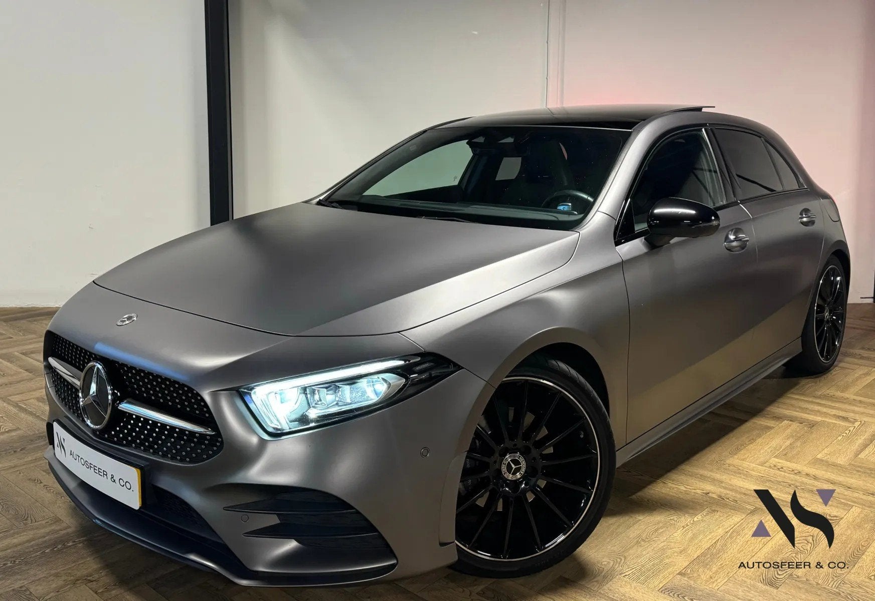 Mercedes-Benz A-klasse 180 AMG Line PANO MEMORY VOL!, Auto's, Mercedes-Benz, Bedrijf, Te koop, A-Klasse, ABS, Achteruitrijcamera
