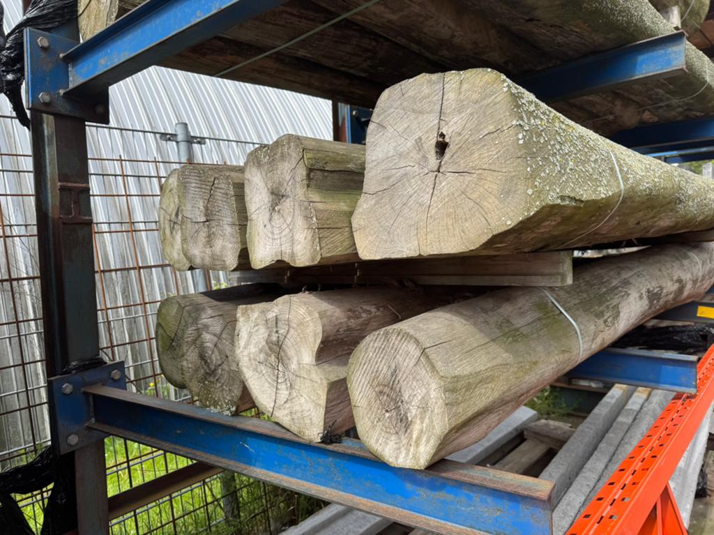 Teak houten boomstammen 250cm, Ophalen, Palen, Zo goed als nieuw, Hardhout