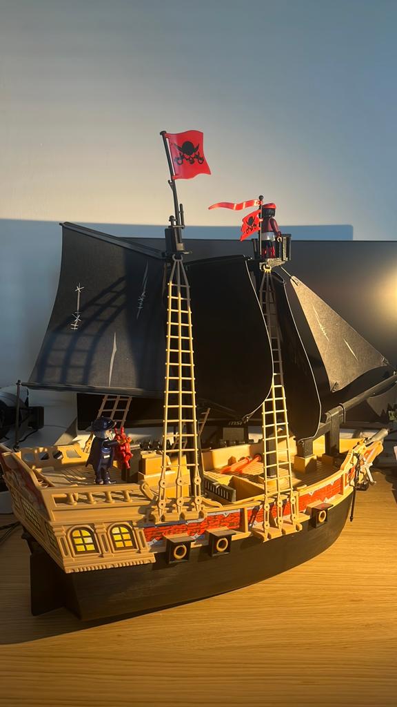 Mooi piratenschip met bemanning en werkend kanon, Ophalen of Verzenden, Zo goed als nieuw, Jongen of Meisje