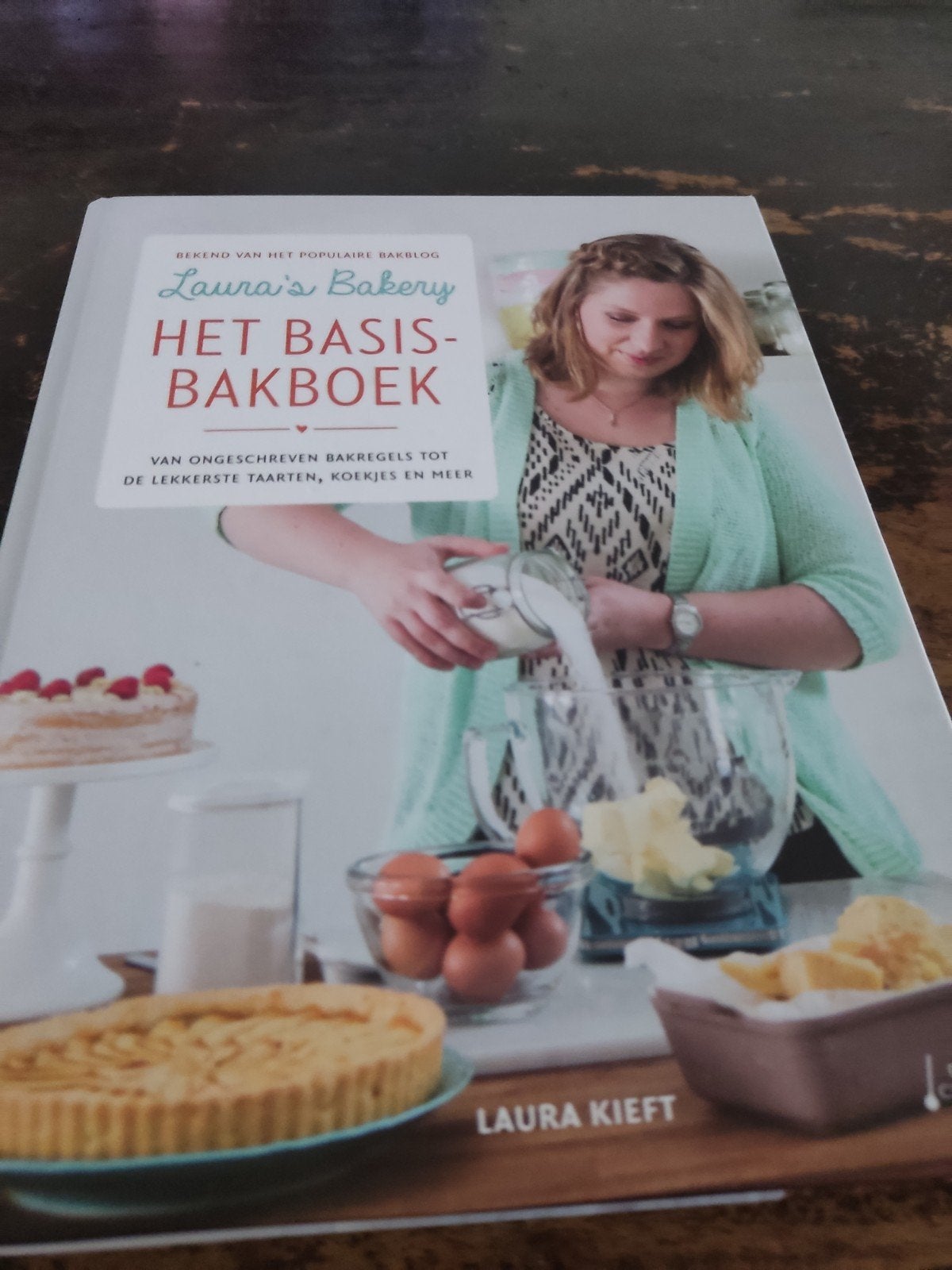 laura s Bakery bakboek zgan, Ophalen of Verzenden, Zo goed als nieuw