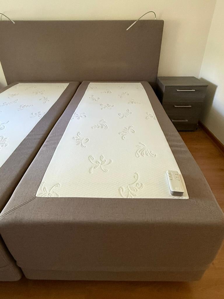 eenpersoons elektrisch verstelbaar bed + nachtkastje, Ophalen, Verstelbaar, 90 cm, Eenpersoons