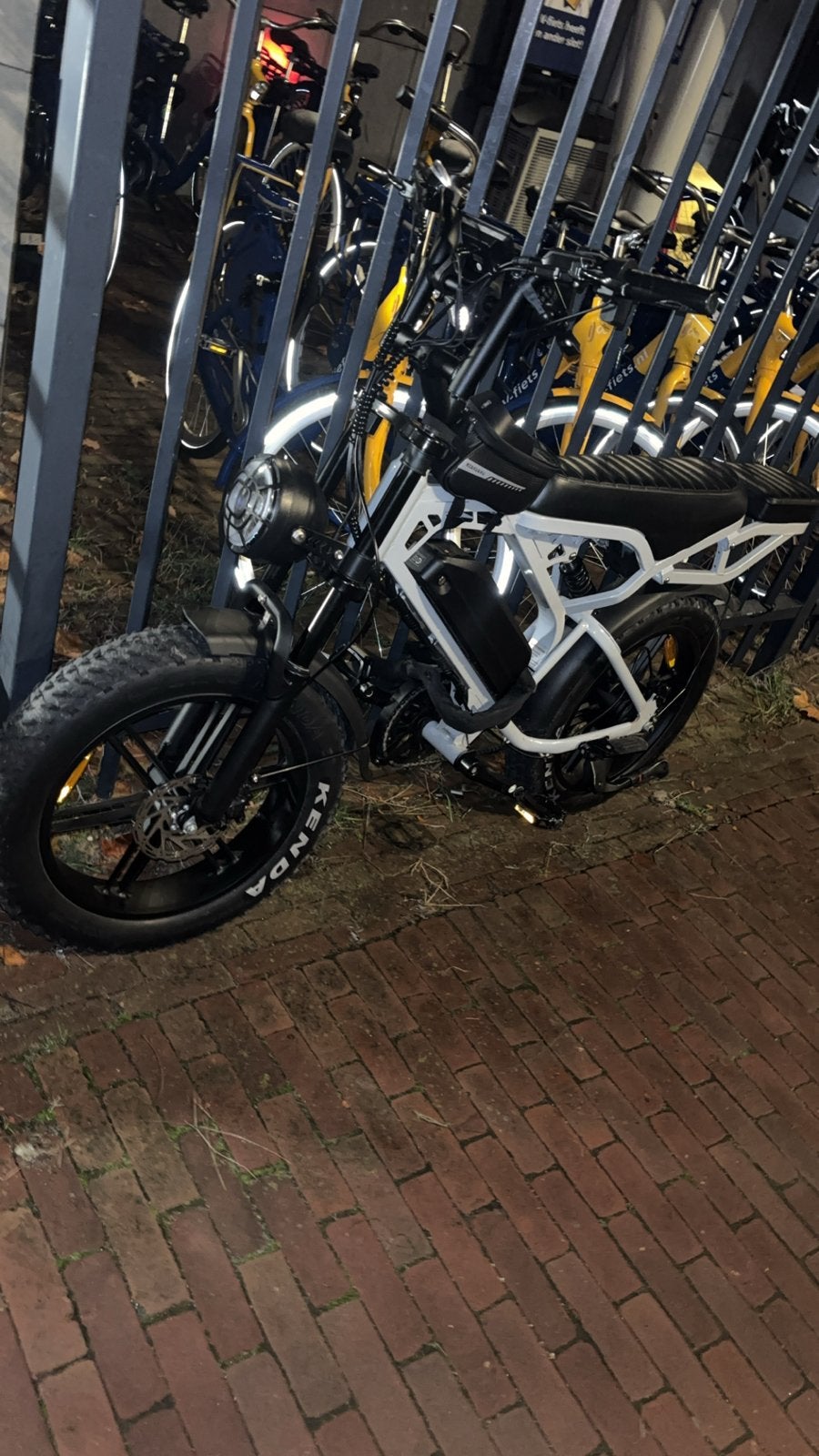 Fat Bike V-20 - Robuust en Comfortabel, Gebruikt, 47 tot 51 cm, 50 km per accu of meer, Ophalen