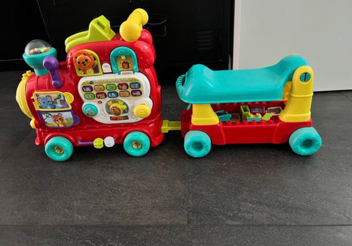 V-tech speeltrein, Kinderen en Baby's, Ophalen, Zo goed als nieuw, 6 maanden tot 2 jaar