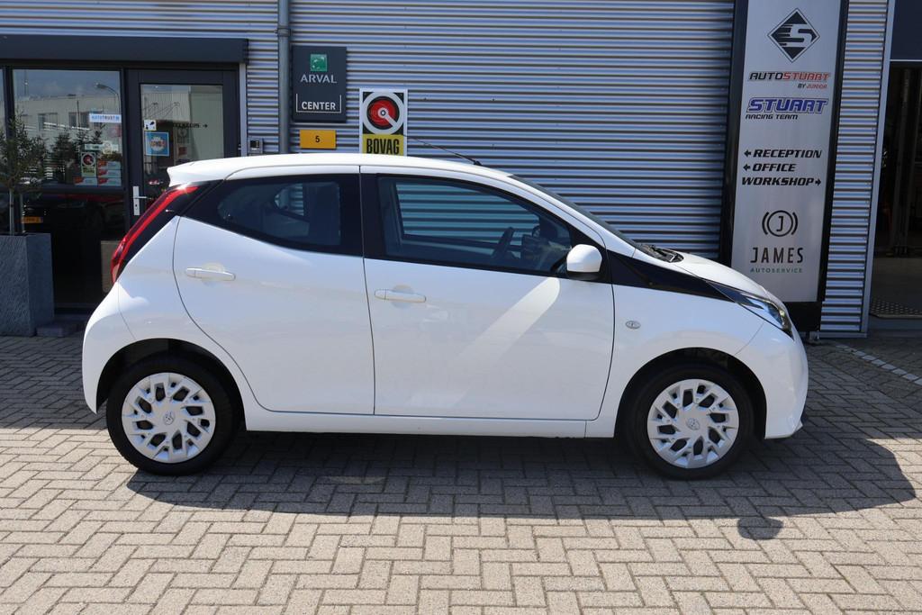 Toyota Aygo 1.0 VVT-i x-play 1e Eigenaar | Dealer Onderh | B, Voorwielaandrijving, Stof, Gebruikt, Euro 6