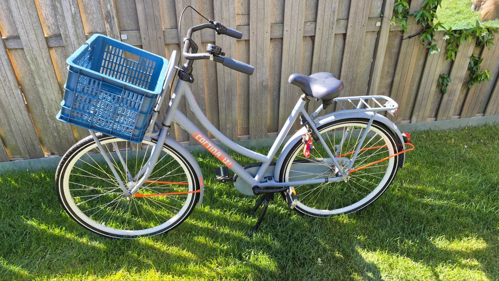 Nieuwstaat Cortina 28 inch transportfiets, Ophalen