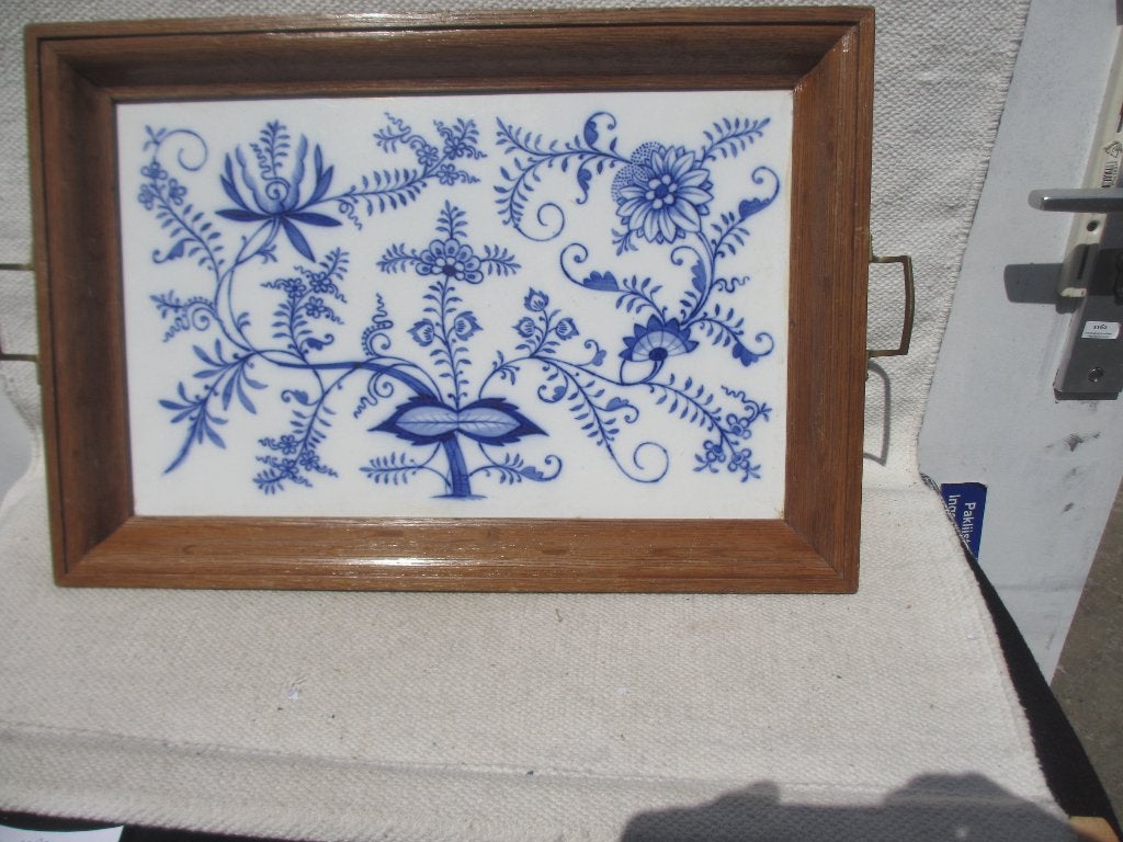 GROOT DIENBLAD MET TEGEL ZWIEBELMUSTER IN ZEER GOEDE STAAT, Huis en Inrichting, Gebruikt, Ophalen of Verzenden, Handgemaakt, Dienblad