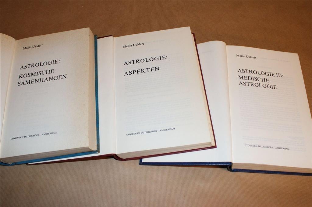 Astrologie — Mellie Uyldert — Complete Set 3 Delen, Ophalen of Verzenden, Gelezen, Overige onderwerpen, Achtergrond en Informatie