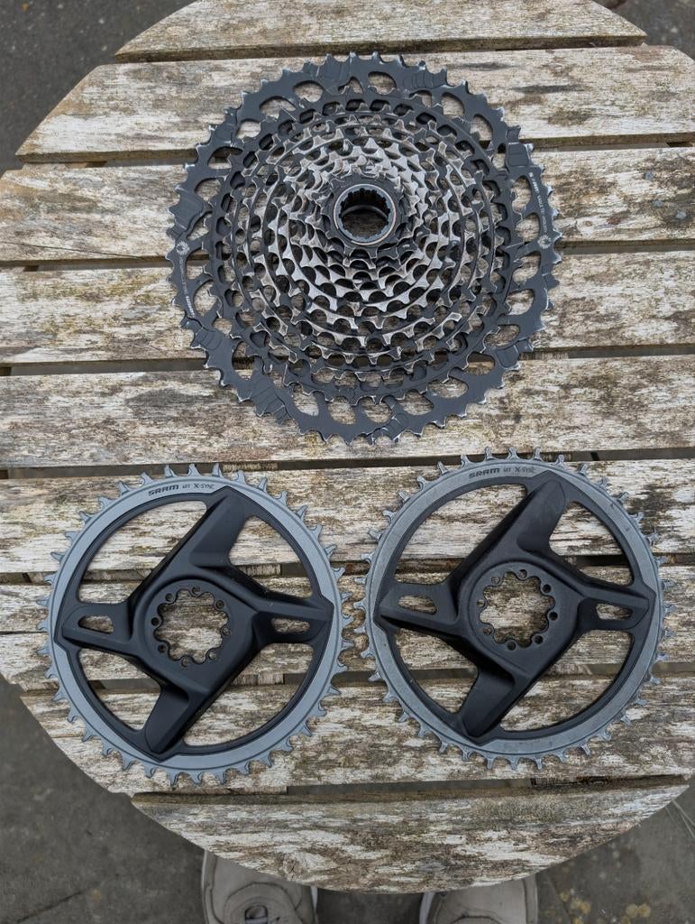 SRAM X01 XG1295 10-52 cassette + Red 40T x-sync voorbladen, Fietsen en Brommers, Fietsonderdelen, Ophalen of Verzenden