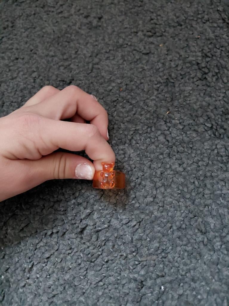 Leuke oranje ring met beertje of steentje of ronde., Sieraden, Tassen en Uiterlijk, Ringen, Gebruikt, Dame, 17 tot 18, Oranje