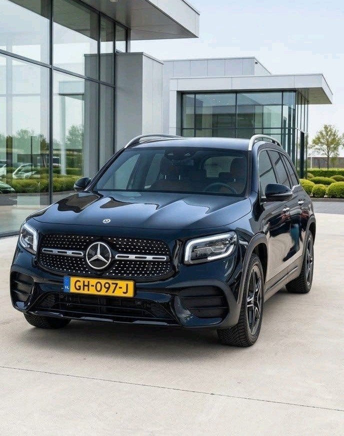 Mercedes GLB AMG 7p Pano ACC Widescr Amb LED Dealer ond dash, Auto's, Dealer onderhouden, 1800 kg, 4 cilinders, 7 stoelen