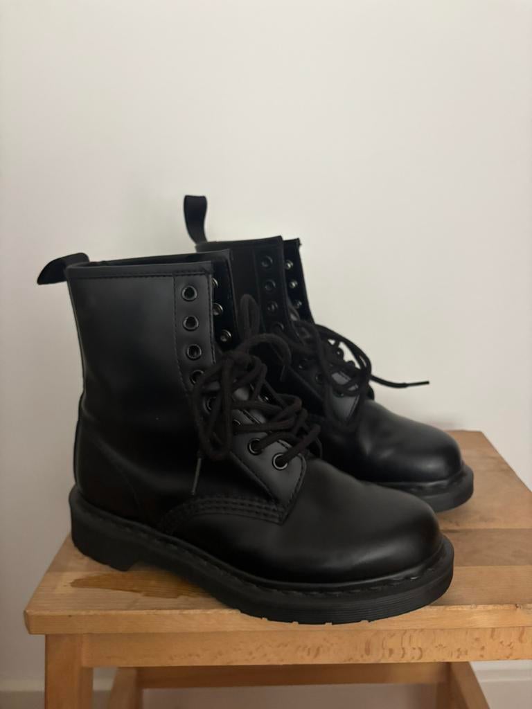Dr. Martens black boots,mono veterlaarzen,half hoge boots 37, Kleding | Dames, Schoenen, Nieuw, Lage of Enkellaarzen, Zwart, Ophalen of Verzenden