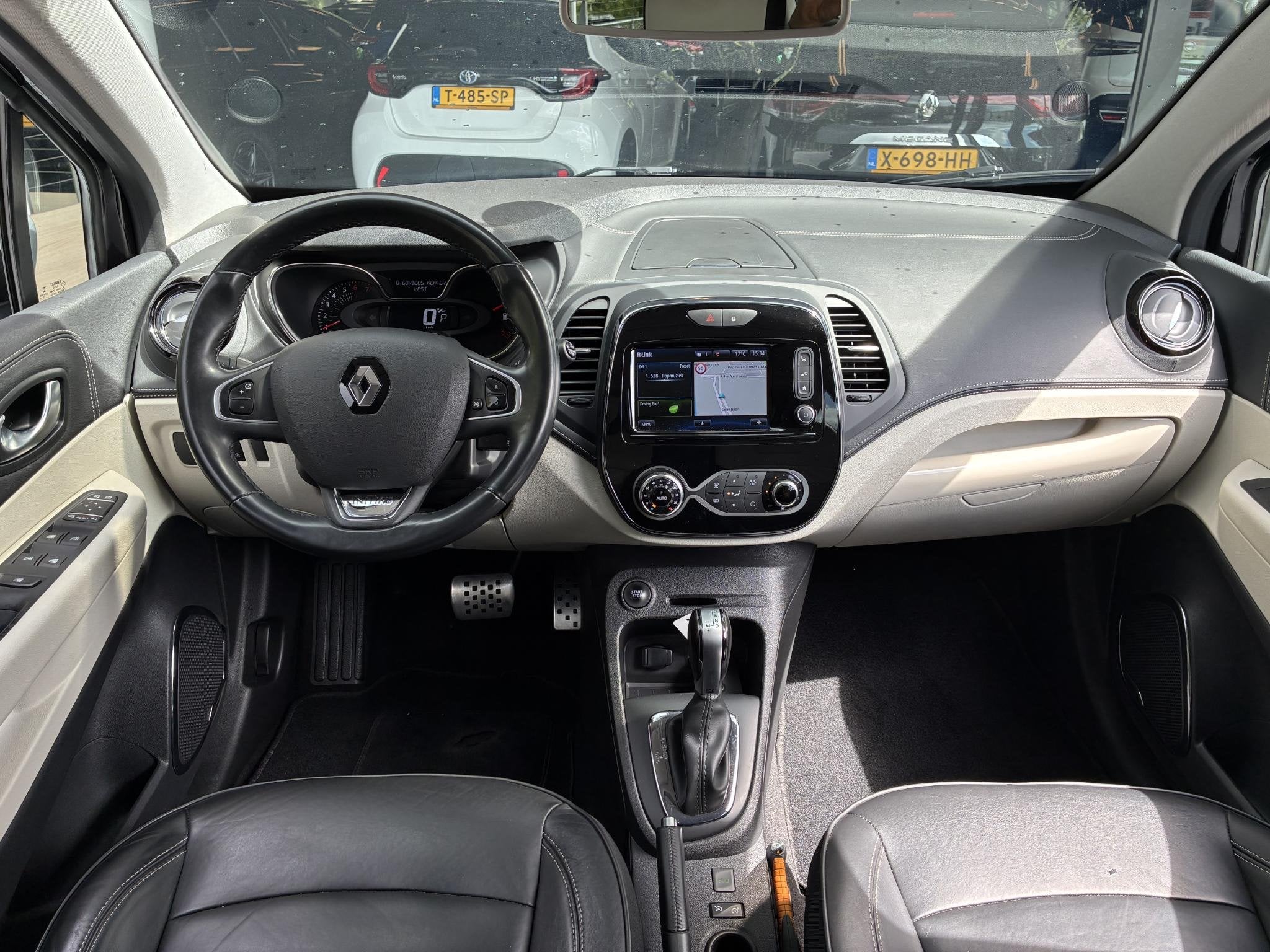 Renault Captur 1.2 TCe Initiale Paris Automaat | Leder | Sto, Gebruikt, Euro 6, 4 cilinders, 635 kg