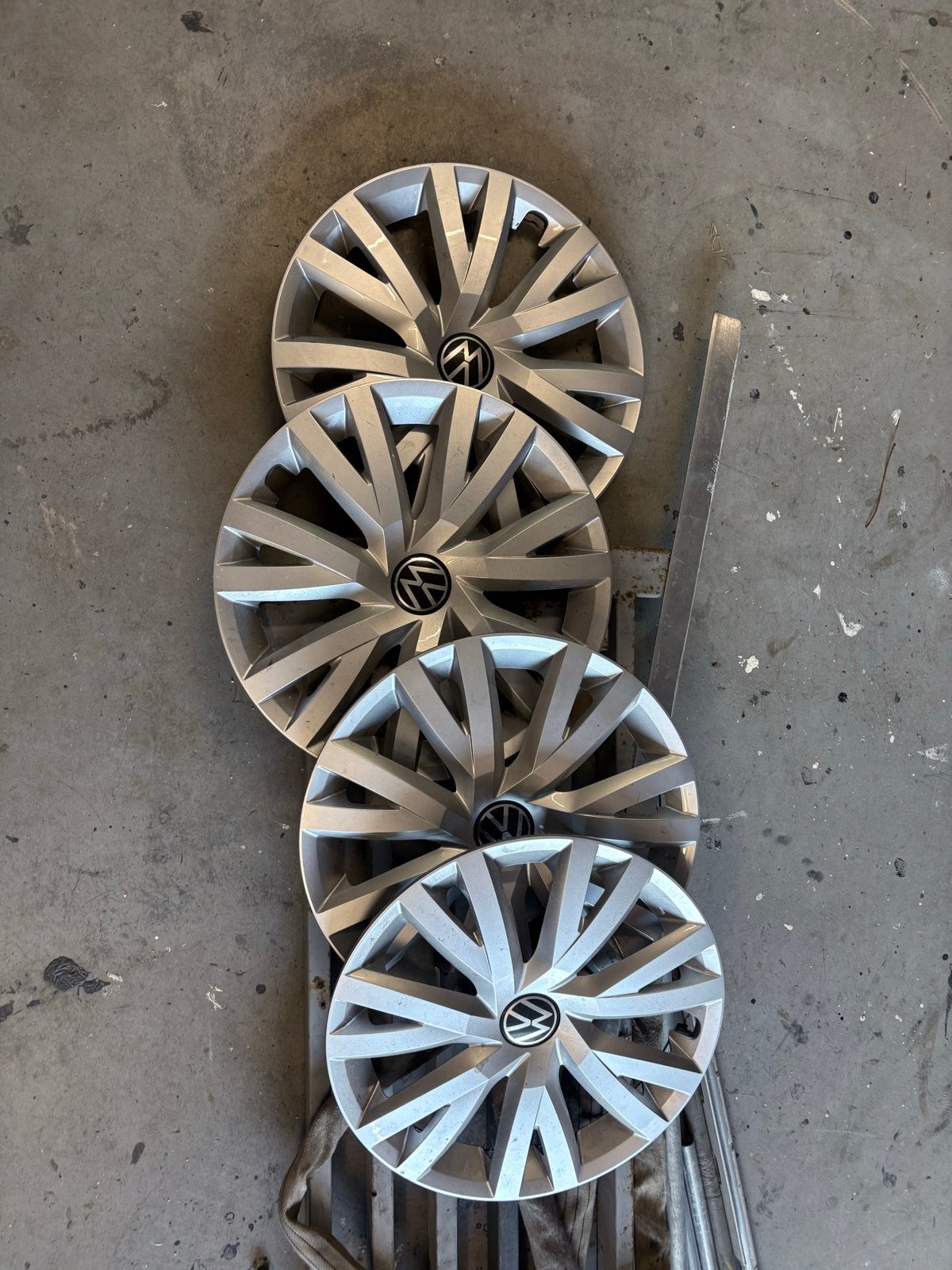 Volkswagen wieldoppen set (4 stuks), Auto diversen, Ophalen, Gebruikt