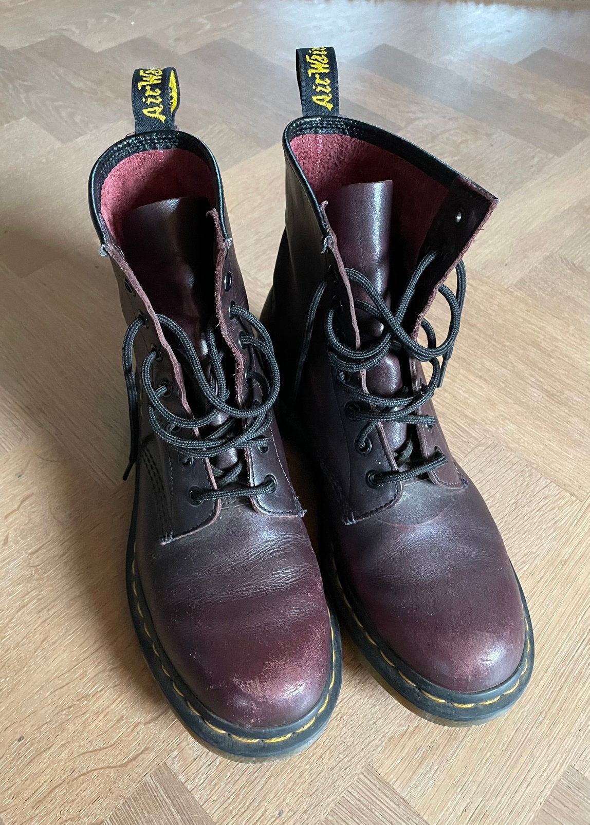 Dr. Martens maat 39 bordeaux rood, Kleding | Dames, Ophalen of Verzenden, Gedragen, Rood