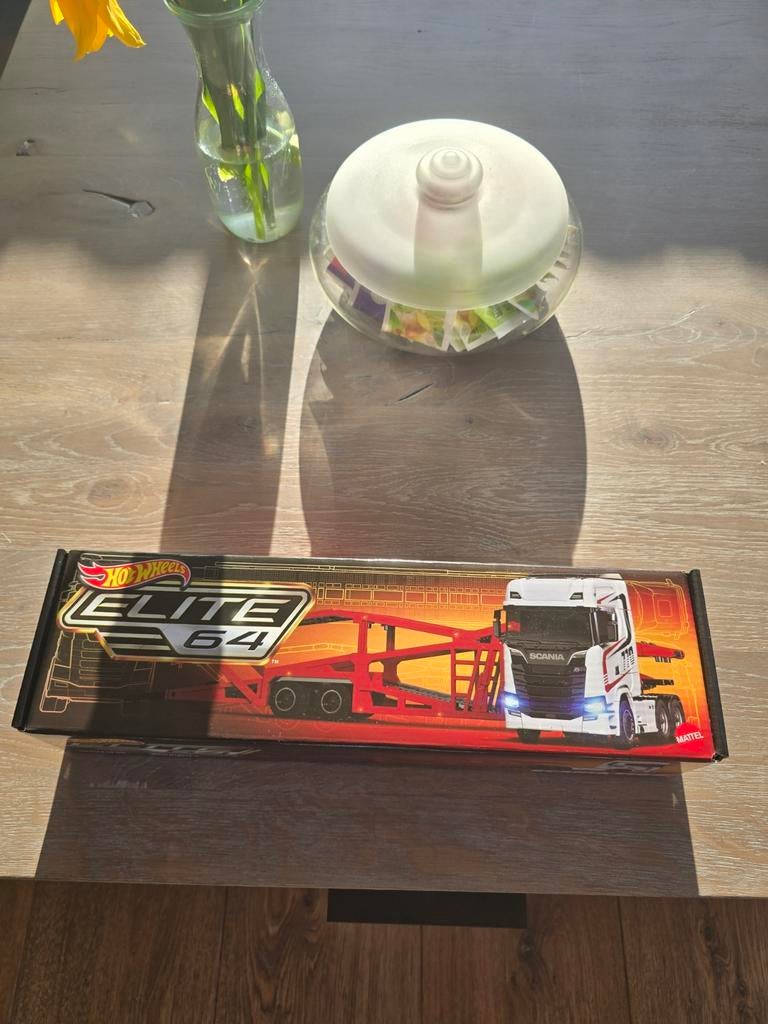 Hot Wheels Elite 64 Scania 770 S Vrachtwagen met Trailer, Ophalen of Verzenden, Nieuw