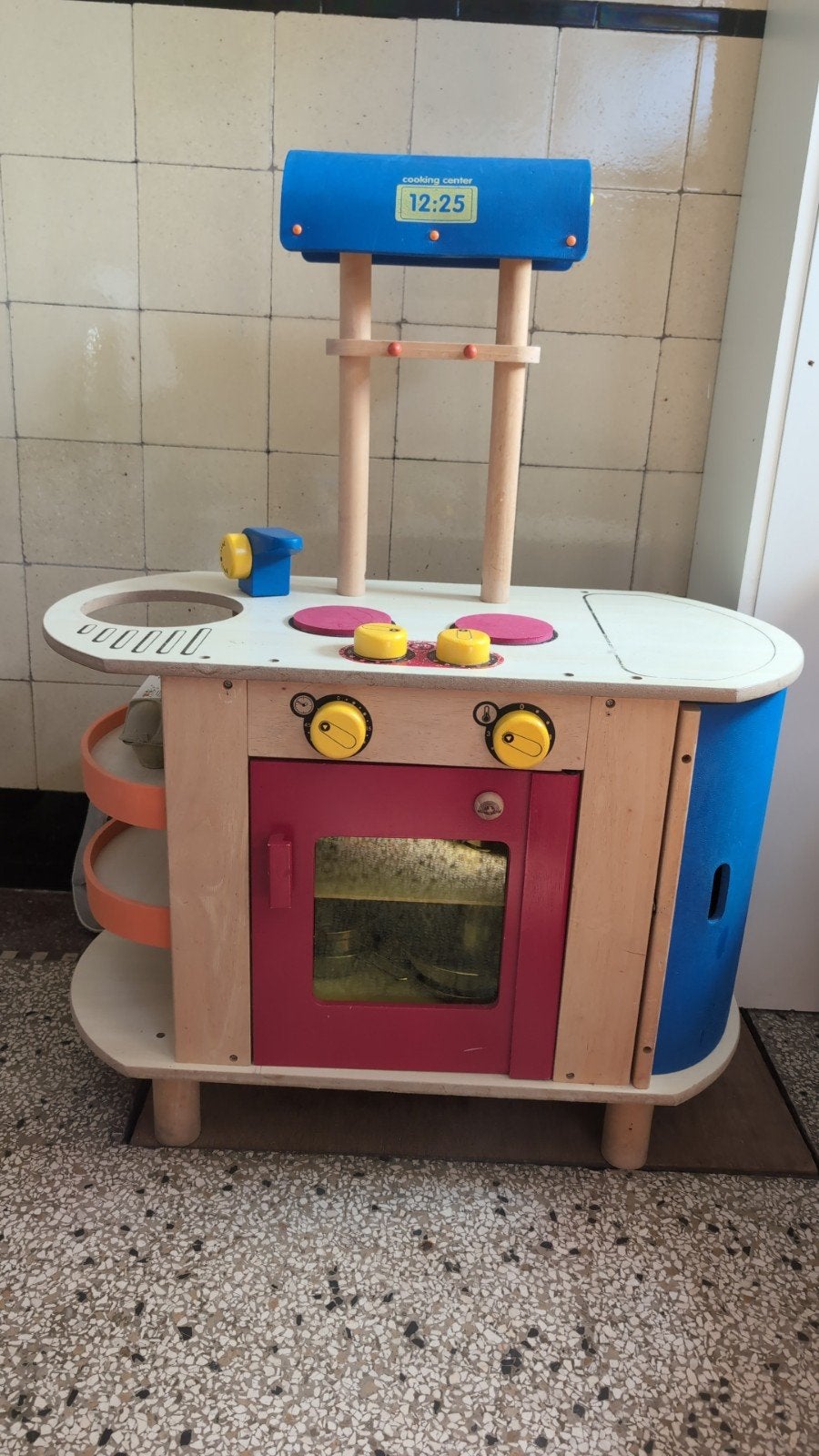 gratis speelkeukentje ophalen, Kinderen en Baby's, Speelgoed | Speelkeukens, Ophalen, Gebruikt, Hout, Speelkeuken