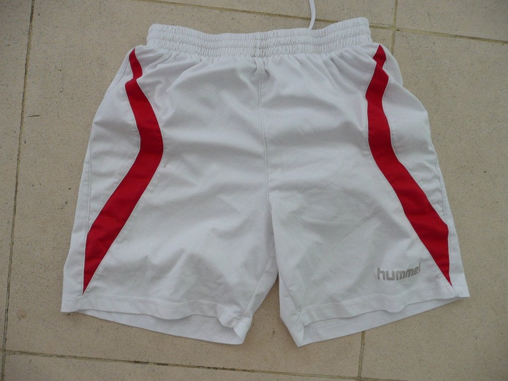 Hummel wit rood voetbal broek short maat M, Ophalen of Verzenden, Zo goed als nieuw, Broek