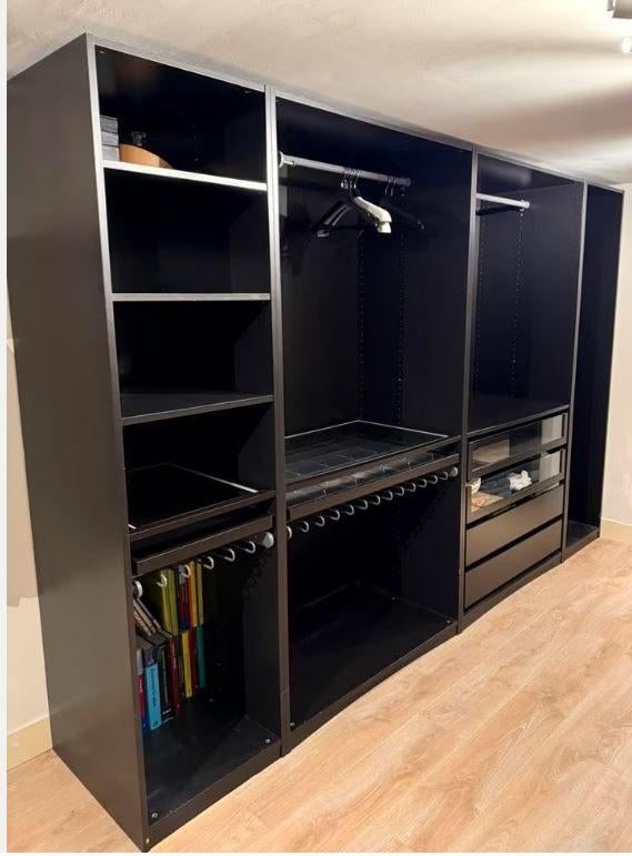 IKEA PAX Kledingkast 300x58x201 - €499 – Bezorgen & Montage