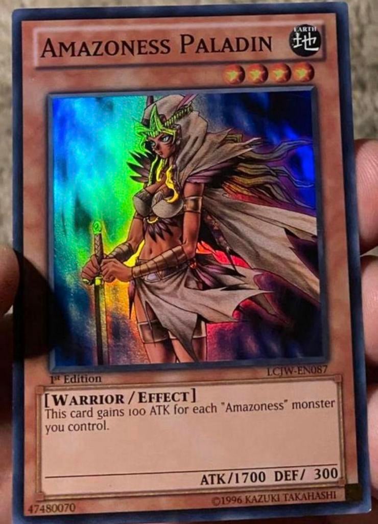 Yu-Gi-Oh! Amazoness Paladin LCJW 1st Edition !, Hobby en Vrije tijd, Verzamelkaartspellen | Yu-gi-Oh!, Ophalen of Verzenden, Zo goed als nieuw