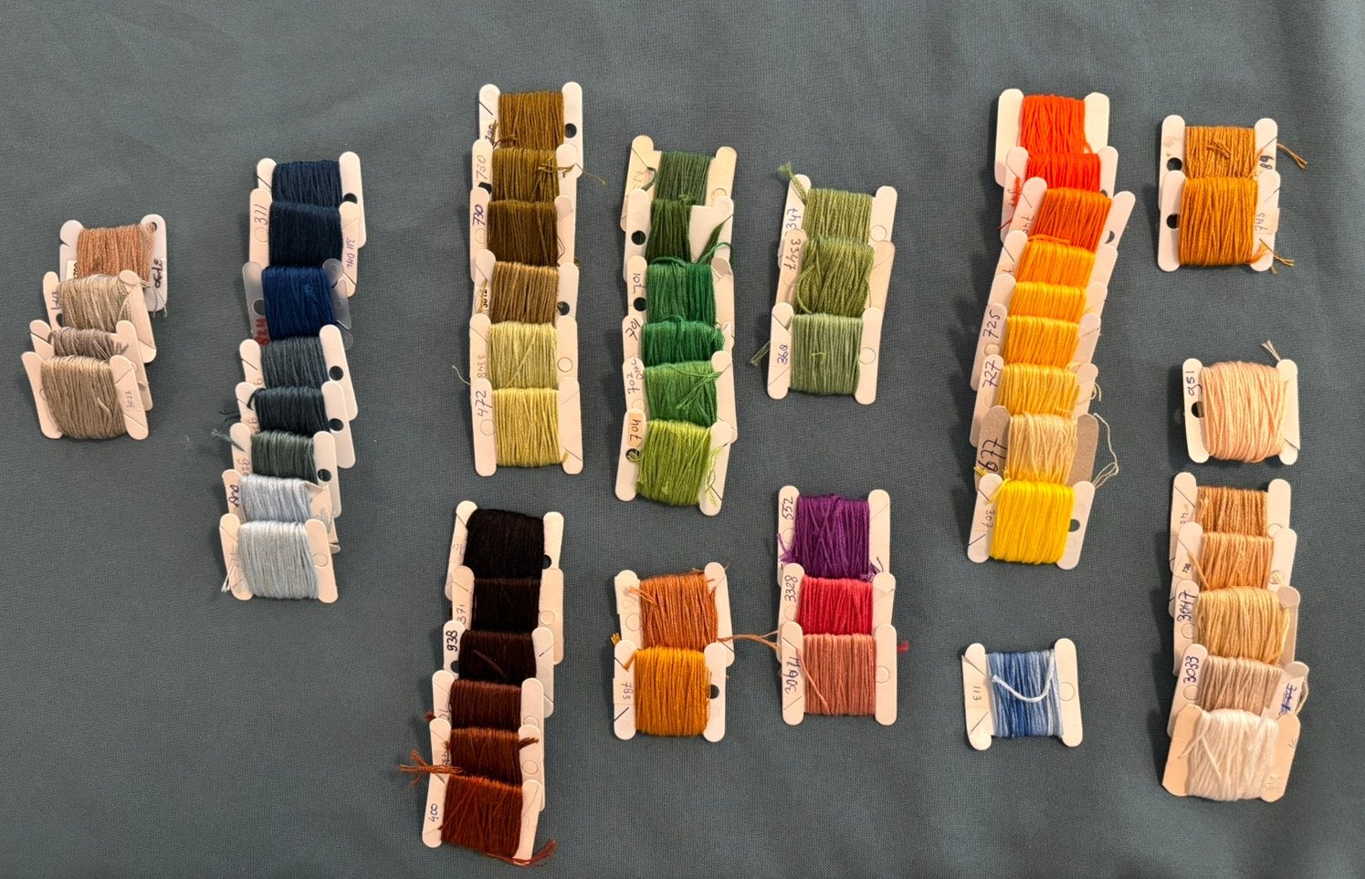 DMC borduurgaren 56 bobbins, Hobby en Vrije tijd, Ophalen of Verzenden, Borduurgaren of Zijde