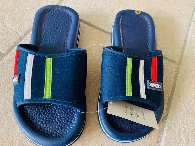 Heren slippers maat 45 donkerblauw nieuw, Ophalen of Verzenden, Nieuw, Blauw