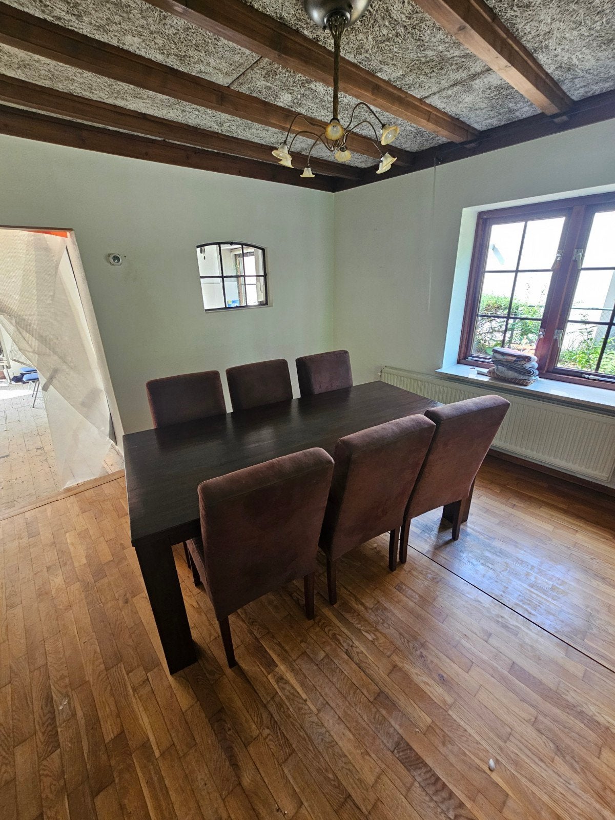 Eettafel met 6 stoelen - Donkerbruin hout en stof, Huis en Inrichting, Ophalen