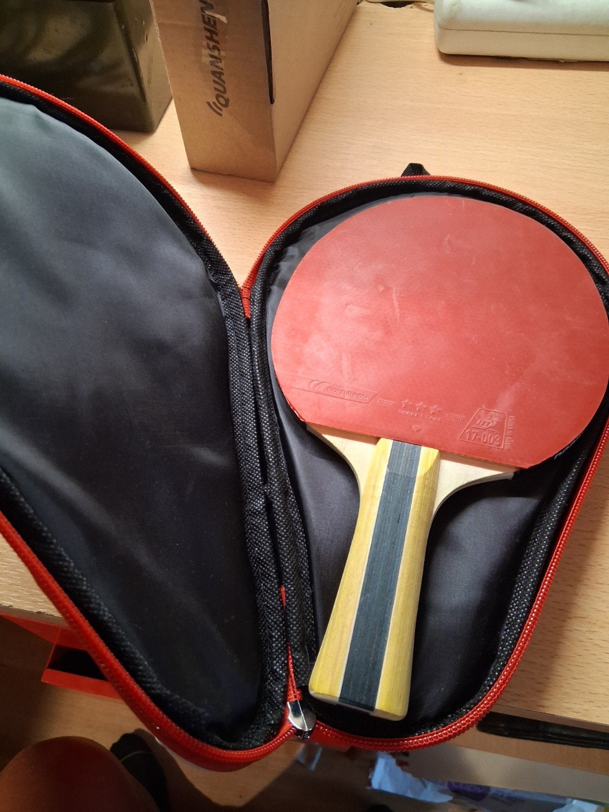 Nieuw Cornilleau Tafeltennisbatje - Twee Kleuren, Ophalen of Verzenden, Nieuw, Net, Batje(s) of Balletje(s)