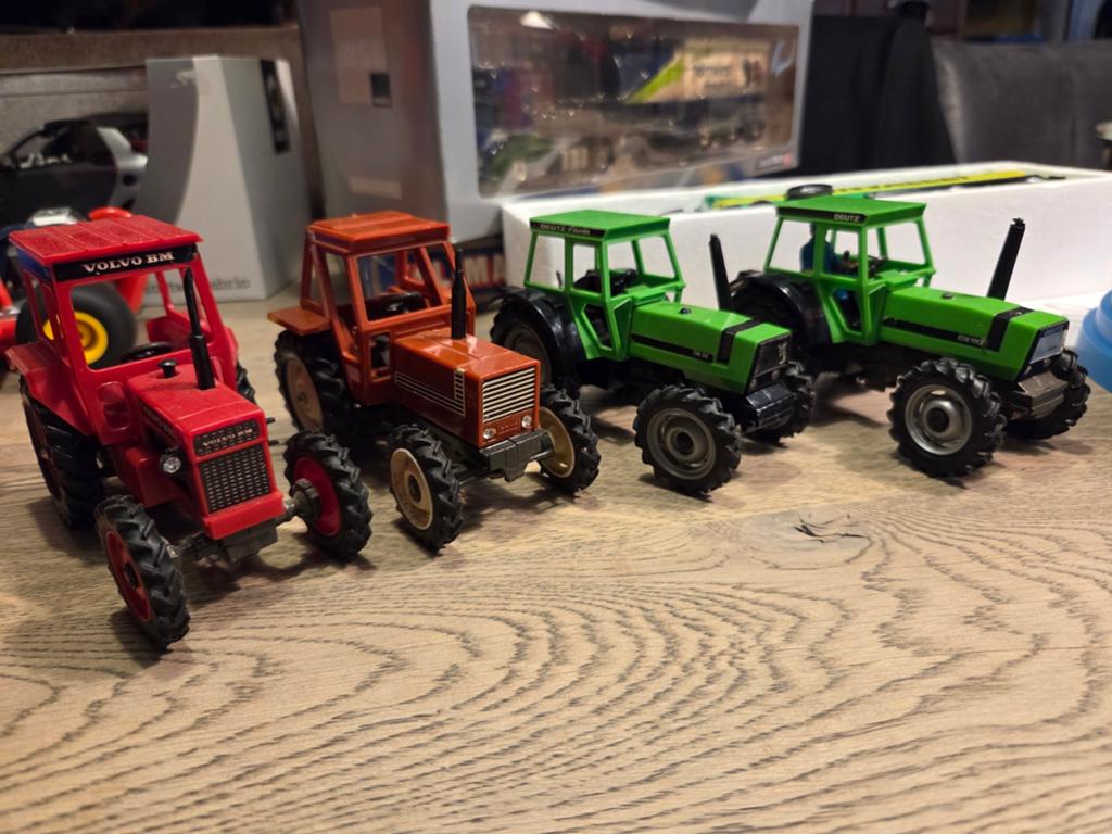 4x britains tractor volvo deutz fiat 92 110 1/32, Ophalen of Verzenden, Gebruikt, Tractor of Landbouw, Britains