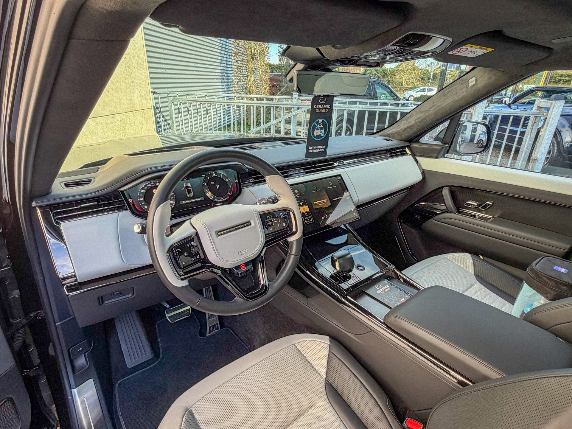 Land Rover Range Rover Sport 4.4 P635 SV Edition One Obsidia, Automaat, 8 cilinders, 4395 cc, Zwart
