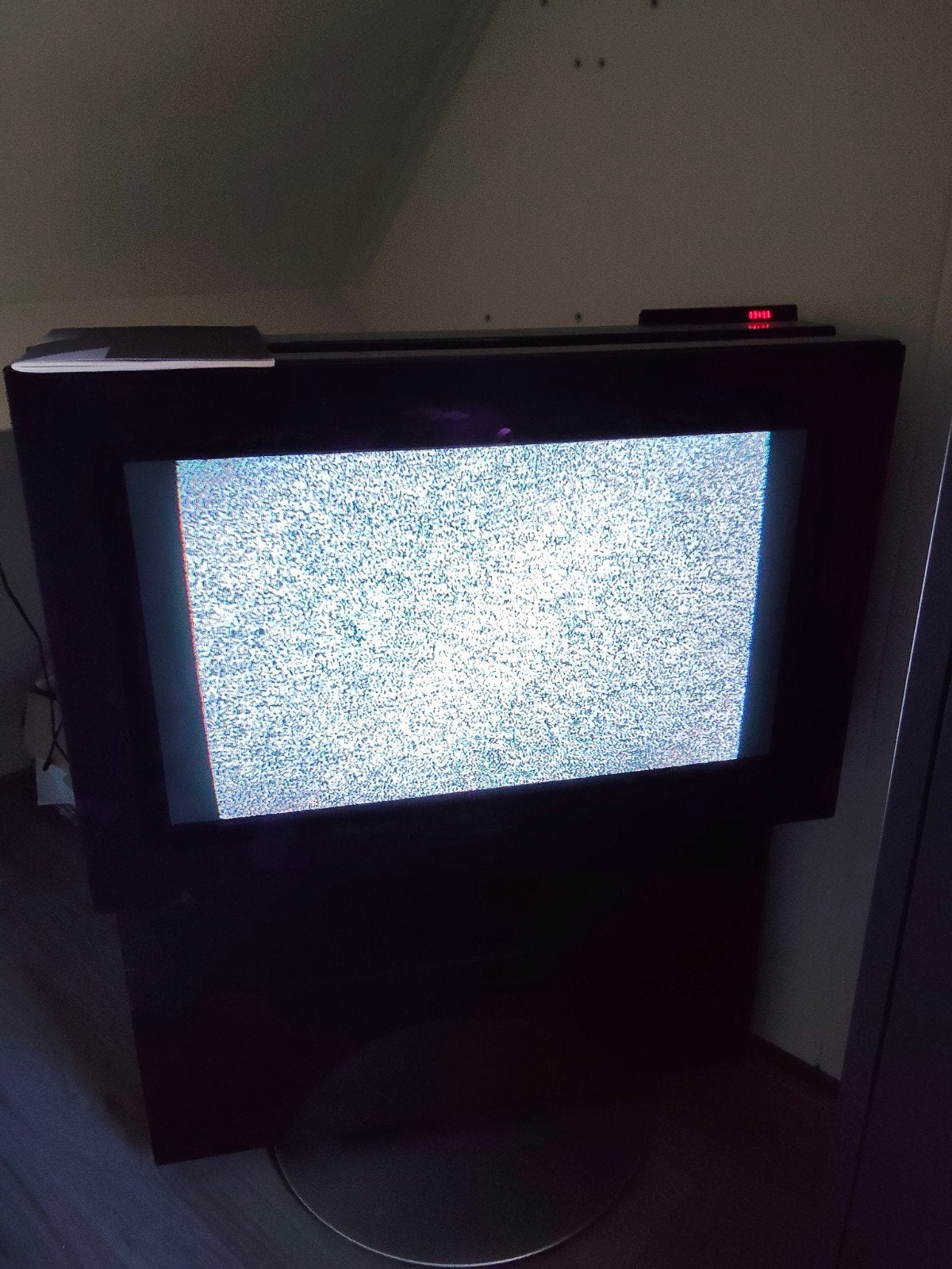 Bang & Olufsen BeoVision avant 32 dvd typenummer 8440 + Beo4, Audio, Tv en Foto, Televisies, Overige merken, Gebruikt, 50 Hz, Ophalen of Verzenden
