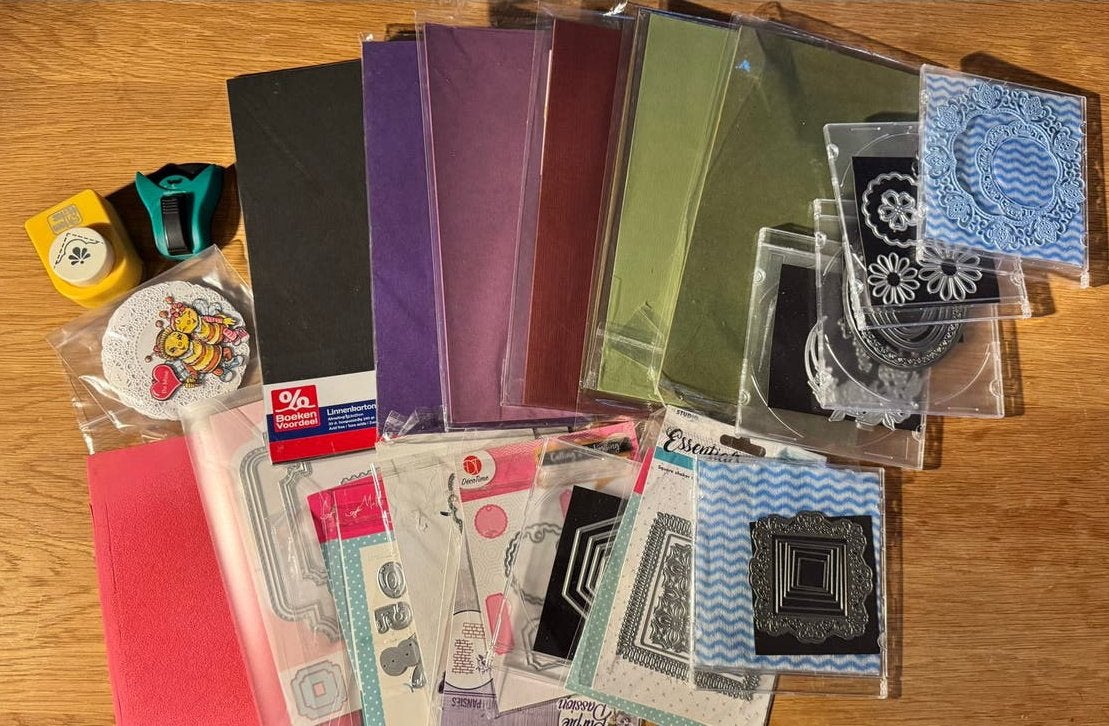 Hobbyspullen: linnenkarton, papierpons, snijmallen, Hobby en Vrije tijd, Gebruikt, Geschikt voor karton, Ophalen of Verzenden