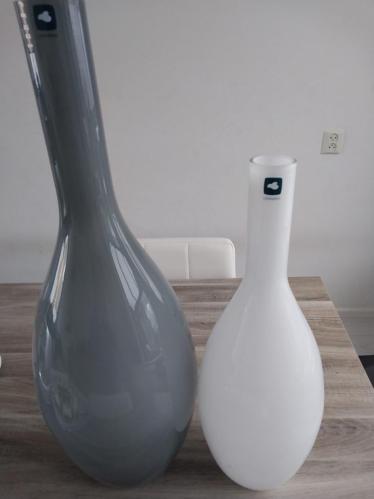 Set van 2 Leonardo vazen - Grijs en Wit, Ophalen, Zo goed als nieuw, Overige kleuren, 50 tot 75 cm