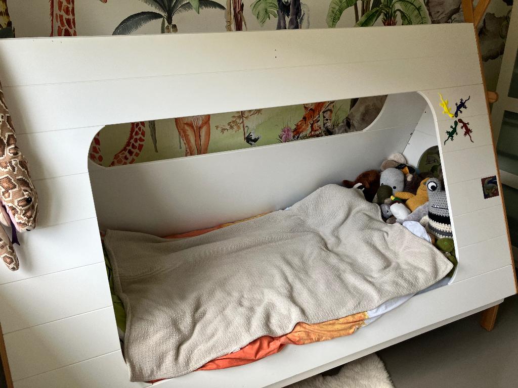 Kinderbed met dak 200 cm x 90 cm, Ophalen, Gebruikt