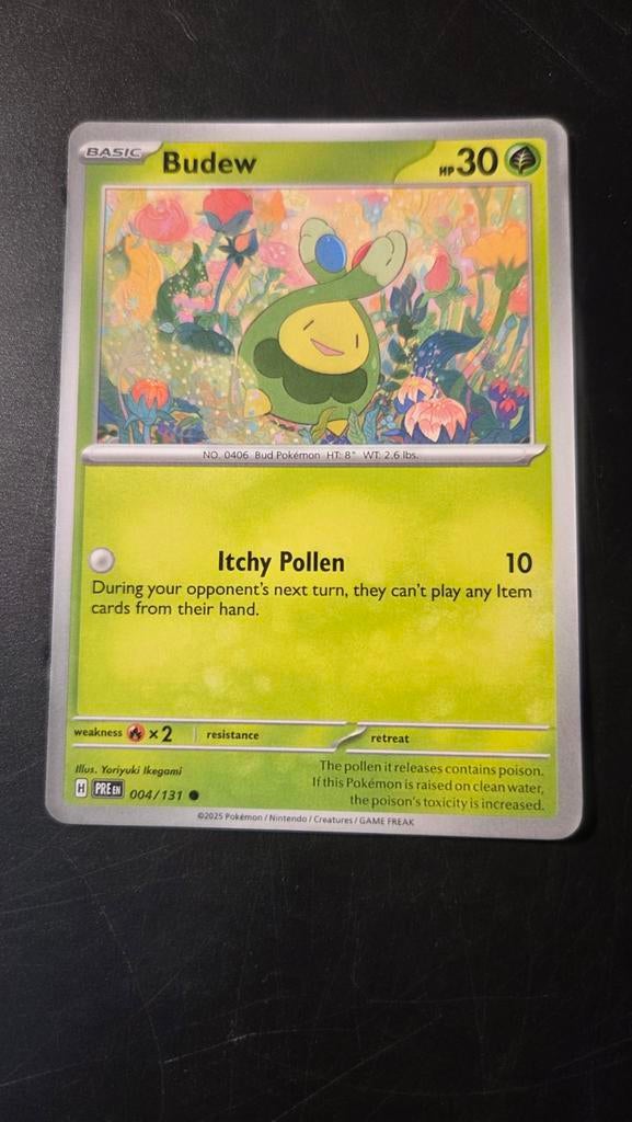 Budew 004/131 Prismatic Evolution Near Mint, Hobby en Vrije tijd, Verzamelkaartspellen | Pokémon, Zo goed als nieuw, Losse kaart