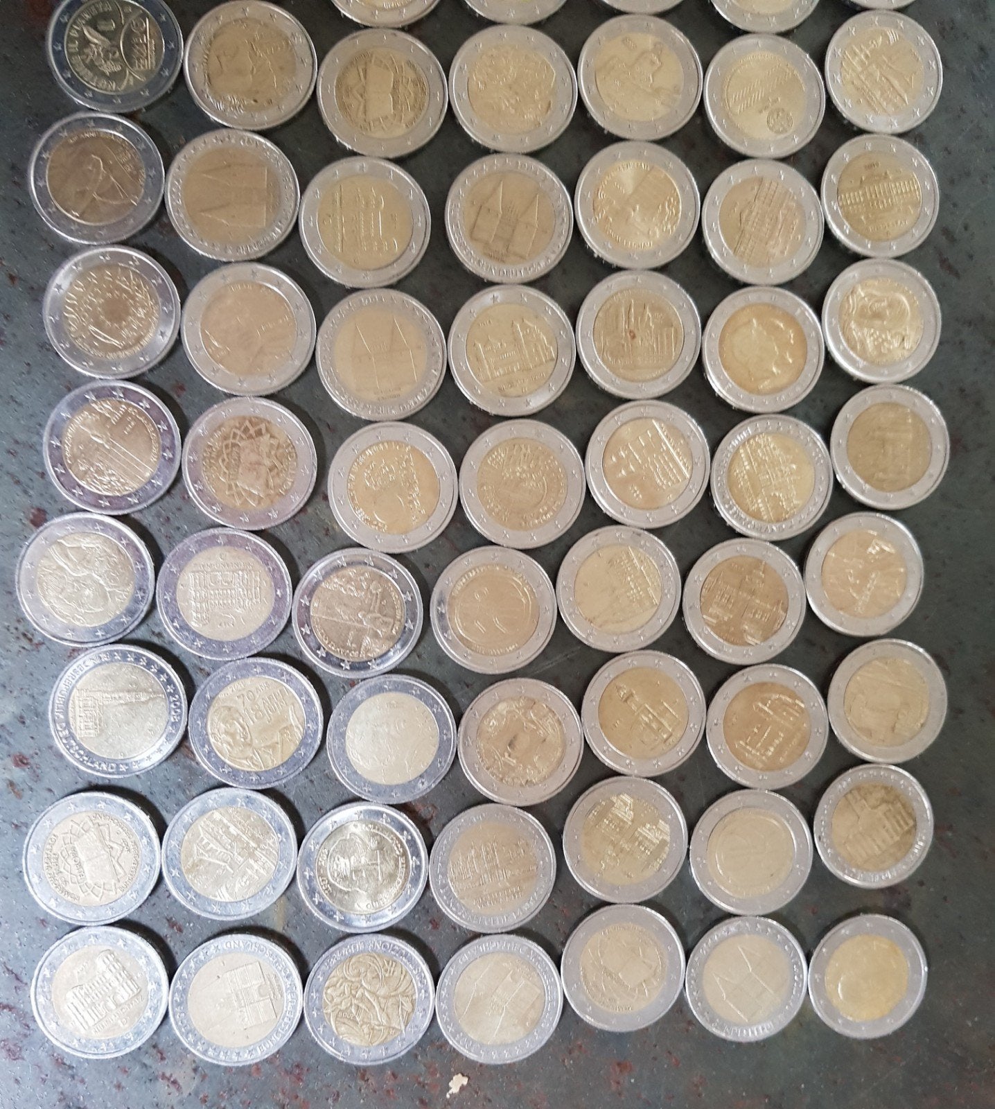 67x verschillende 2 euro herdenkingsmunten, Postzegels en Munten, Ophalen