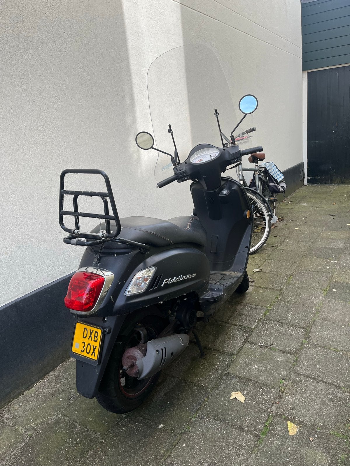 SYM Fiddle II Scooter - Zwart, inclusief slot en helm, Ophalen, Gebruikt, Maximaal 45 km/u, Benzine