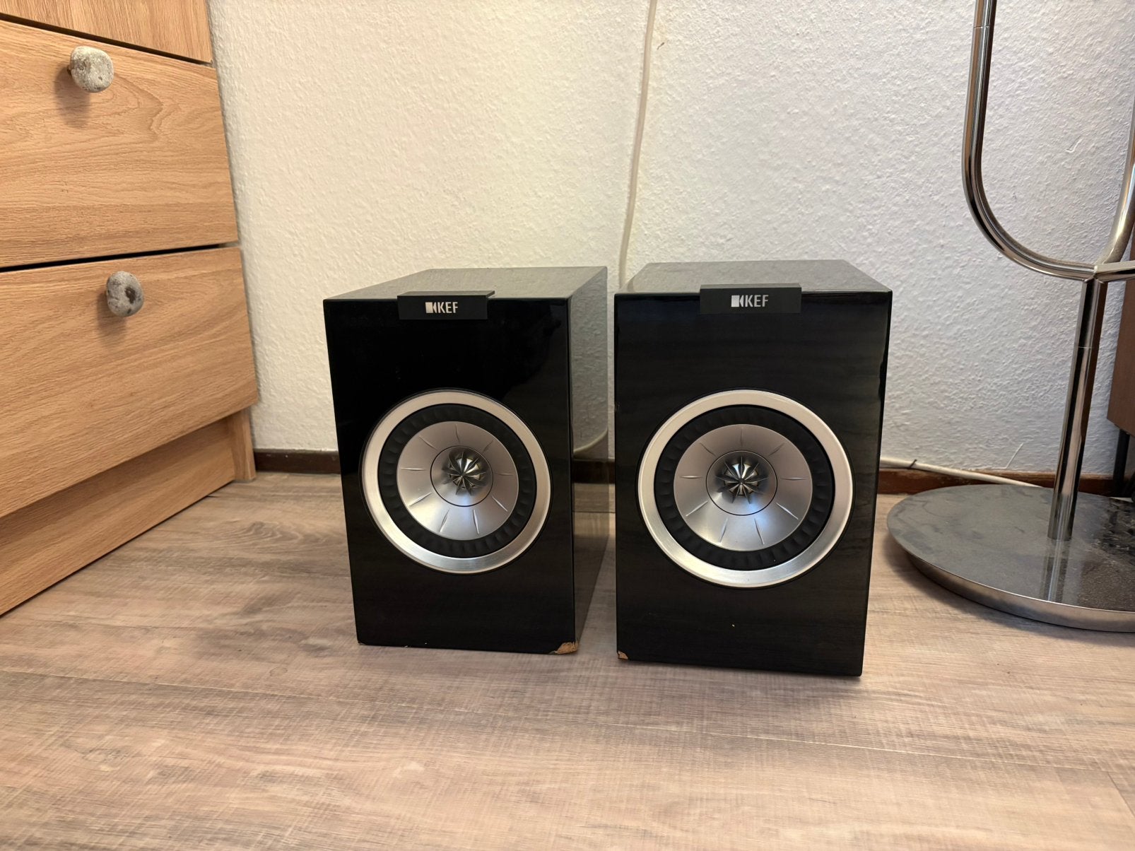 KEF R100 Hifi Speakers, Ophalen, Stereo speakers, Basreflex, Zo goed als nieuw