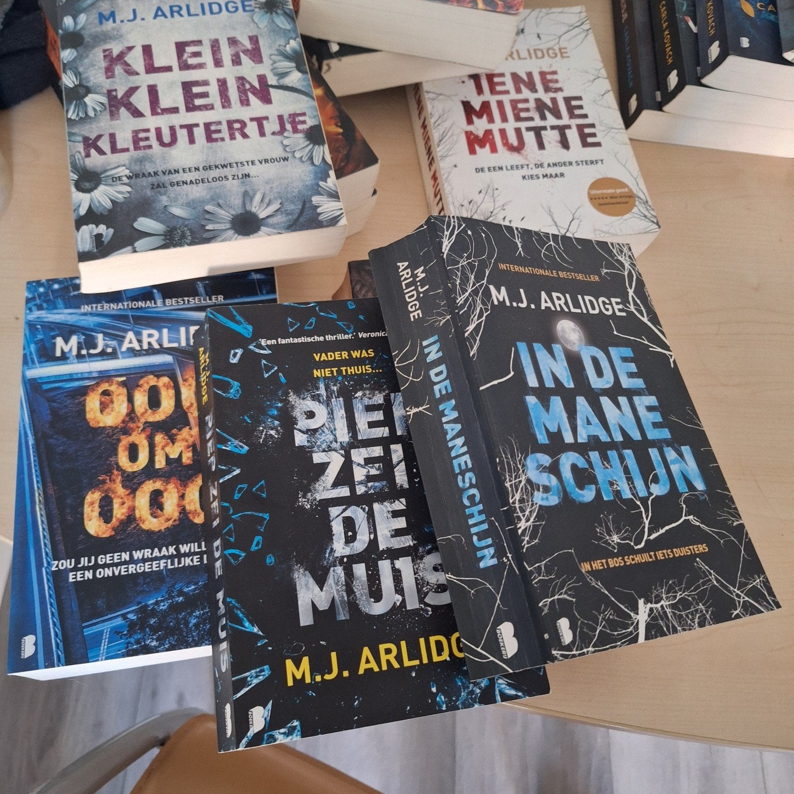 Thriller boeken van M.J. Arlidge en Carla Kovach, Ophalen, Gelezen, M.J. Arlidge, Carla Kovach, Nederland