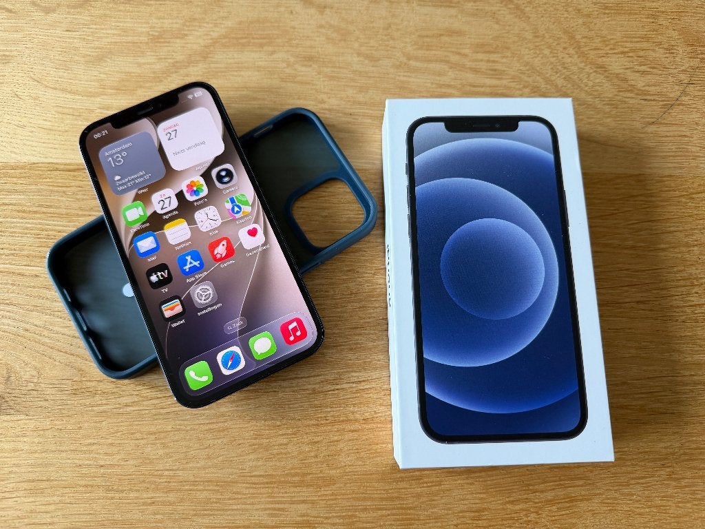 Foto 3 van iPhone 12 zwart 64GB gebruikt goede werking