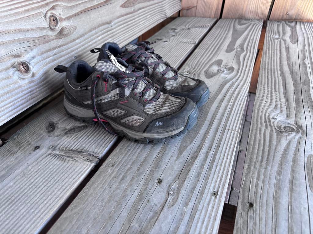 Wandelschoenen Quechua - maat 39, Sport en Fitness, Bergsport en Wandelen, Ophalen of Verzenden, Zo goed als nieuw, Schoenen