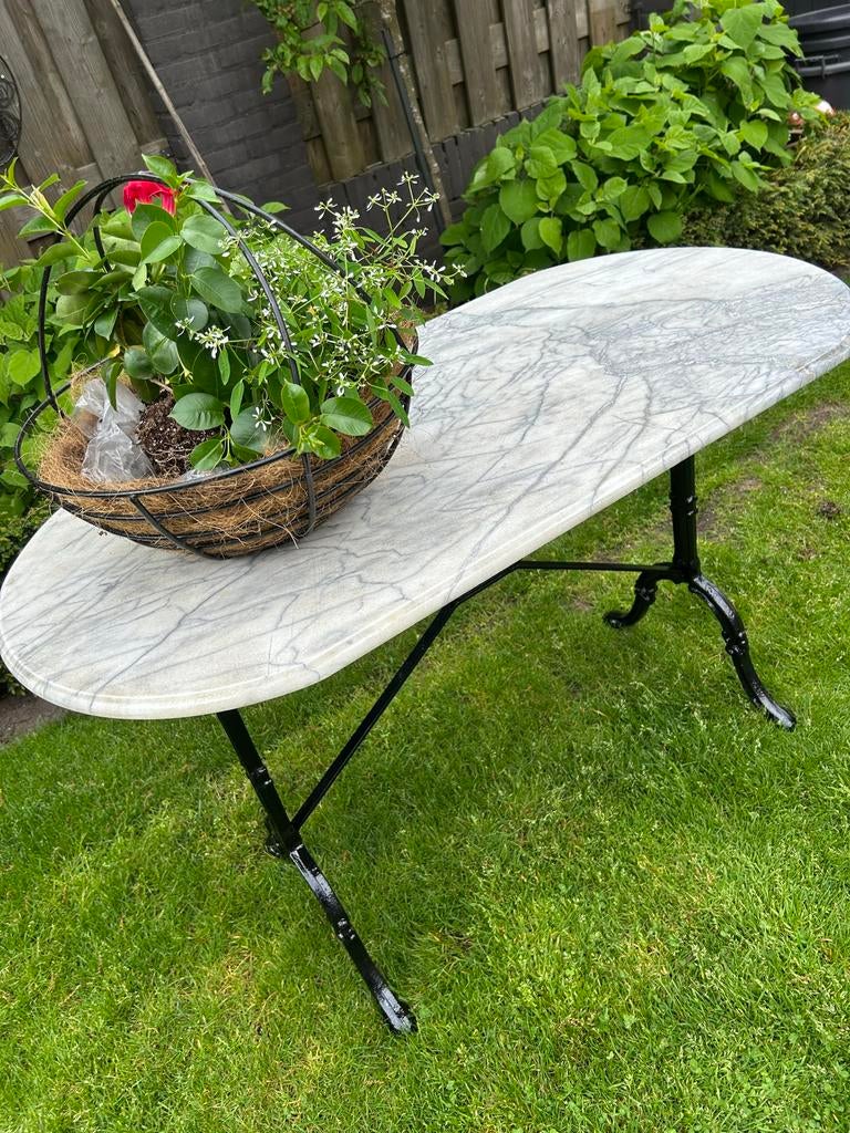 Tuintafel met marmeren blad en gietijzeren onderstel, Ophalen, Gebruikt, Ovaal, Metaal